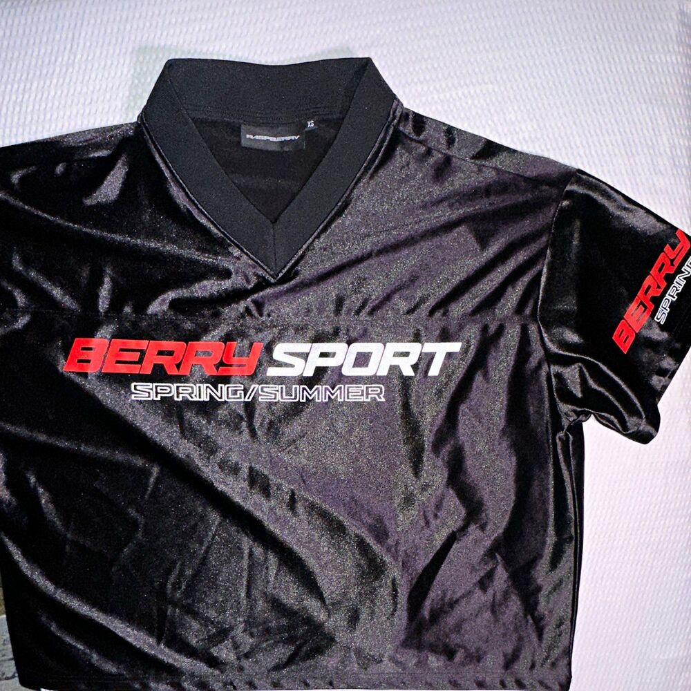 Raspberry Men's Black V-Neck Graphic Logo Short Sleeve T-Shirt Size XS